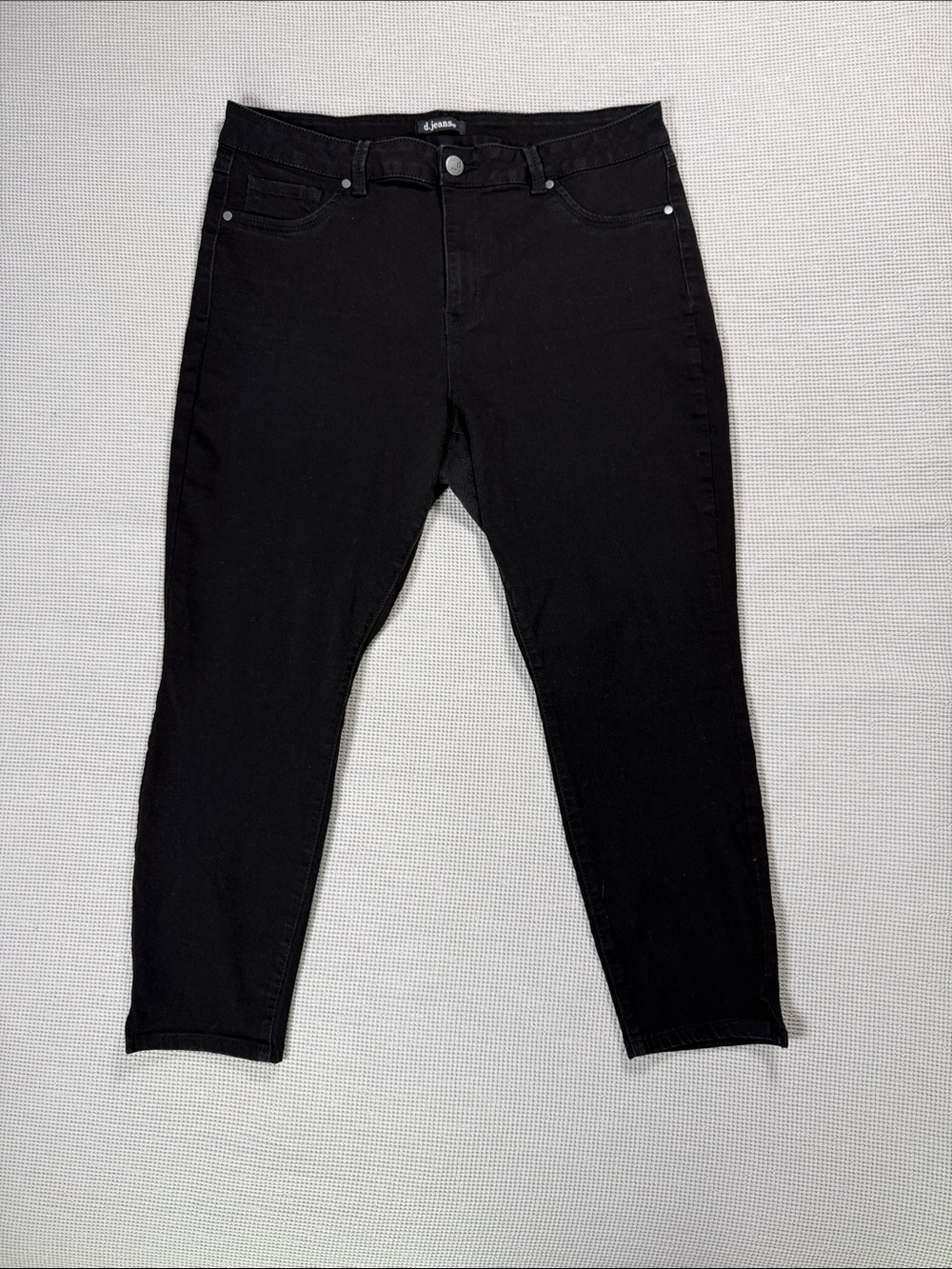 d. jeans Black High-Rise Cropped Jeggings 18W
